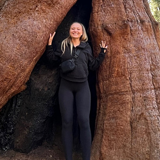meet dr lyndsay desimone